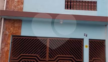 Casa com 3 quartos e 2 vagas - Itaquera
