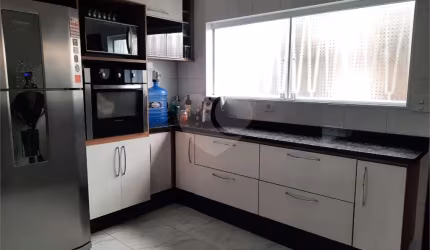 Sobrado na Água Fria, amplo e com fino acabamento