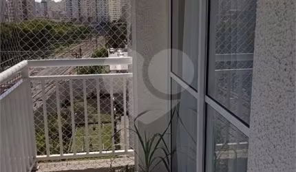 Ap 02 dorms e 01 vaga a 15 minutos andando para o Fórum Barra Funda! OPORTUNIDADE!
