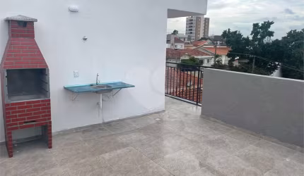 Condomínio novo, metrô