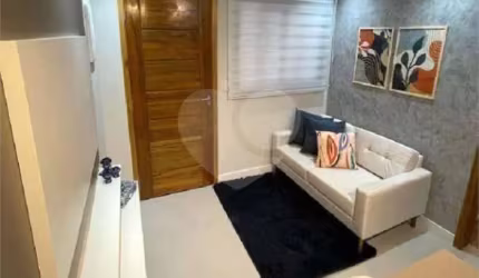 Condomínio fechado em Santana - 46,96m² com 2 quartos.