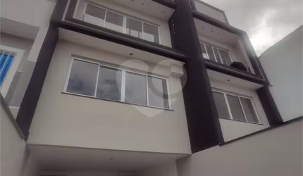 sobrado tres quartos sendo uma  suite duas vagas   tucuruvi