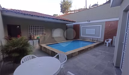 CASA TÉRREA RUA TRANQUILA