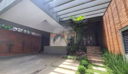 Sobrado no Jardim França 3 dormitórios 3 Vagas de Garagem e Piscina