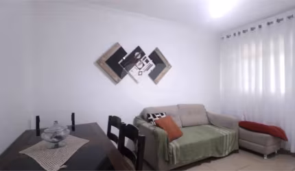Apartamento 02 dormitórios e 01 vaga de garagem - ila Dom Pedro II / Parada Inglesa - SP