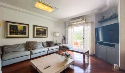 Casa para venda em condomínio fechado, com 351 m, 4 suítes e quatro vagas no Horto Florestal!