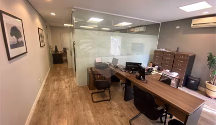 Sobrado comercial totalmente reformado em ótima localização