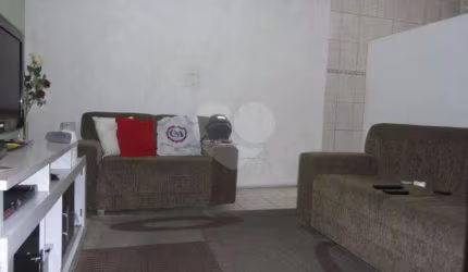 CASA COM 4 MORADIAS A VENDA NO JARDIM PERI
