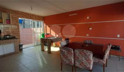 LINDA CASA NO BAIRRO DO LIMÃO COM 3 DORMITÓRIOS