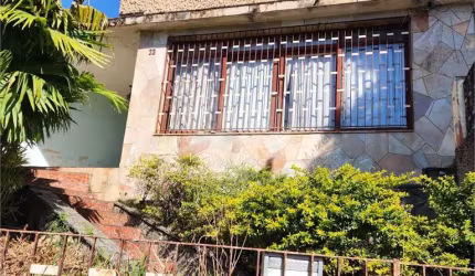 CASA TERREA ANTIGA - COM 330 MTS.2 DE TERRENO