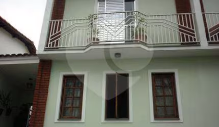 Casa linda à venda no Jardim Virgínia Bianca - 3 quartos (1 suíte com sacada) e 4 vagas de garagem