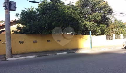 Terreno com 1000 metros em Avenida de grande movimento em local muito valorizado para fazer prédio!