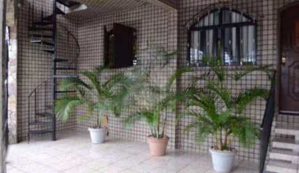 SOBRADO A VENDA NO JARDIM BRASIL - 4 DORMITÓRIOS E 2 VAGAS DE GARAGEM