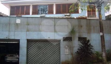 SOBRADO MARAVILHOSO A VENDA NO TREMEMBÉ - 5 DORMS ( 2 SUÍTES ) E 6 VAGAS DE GARAGEM