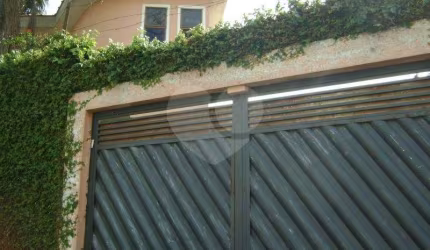 SOBRADO MARAVILHOSO A VENDA NA VILA AURORA COM 3 QUARTOS (1 SUÍTE), E 6 VAGAS DE GARAGEM