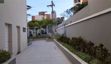 Apartamento próximo a Avenida Santa Inês com 3 dormitórios e 2 vagas