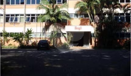 4.000 M² DE ÁREA FABRIL, 900 M² DE ESCRITÓRIO