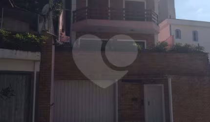 Excelente Sobrado a venda com 450 metros quadrados!