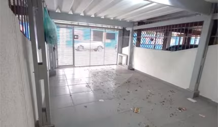 Sobrado com 4 quartos  e 2 vagas de garagem Vl. Medeiros