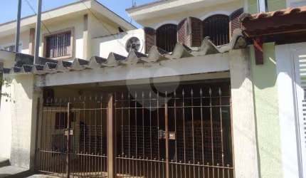 SOBRADO A VENDA A 100 METROS DA AV. BRÁS LEME - 3 SUÍTES, 2 VAGAS DE GARAGEM