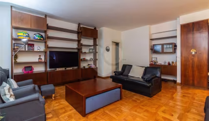 APARTAMENTO À VENDA COM 230M2 - 3 QUARTOS - 2 VAGAS EM HIGIENÓPOLIS.