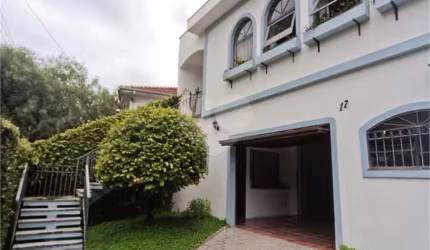 Sobrado Jardim França 3 suites, sala 2 ambientes, 6 vagas garage.