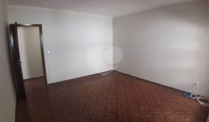 EXCELENTE SOBRADO - ÓTIMA LOCALIZAÇÃO