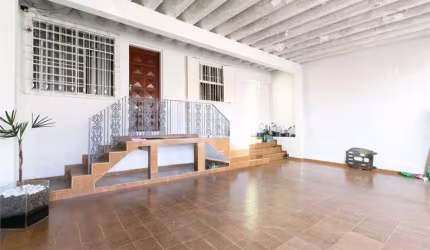 Casa Para Venda em Cidade A.E.Carvalho-4 Dormitórios-3 vagas-151 m2