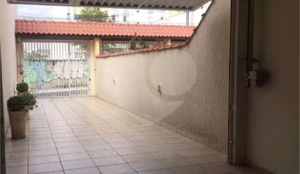 Sobrado com 180 m² à venda na Penha