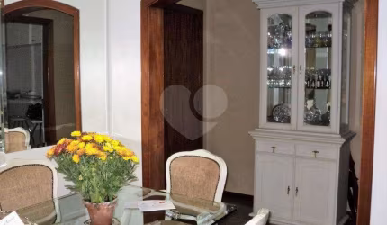Oportunidade Imperdível. Apartamento com Vista Privilegiada da Serra da Cantareira
