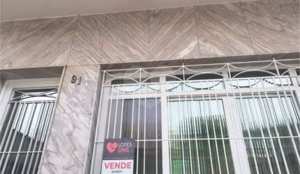 Bela casa térrea com 2 dormitórios 1 suíte e 1 vaga coberta.