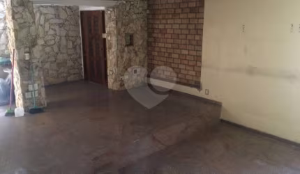 Casa comercial/residencial a venda no Horto Florestal