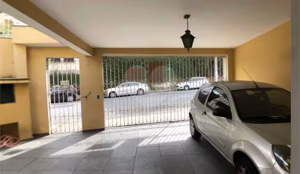 Amplo sobrado próximo a Padaria Paris - Jardim França