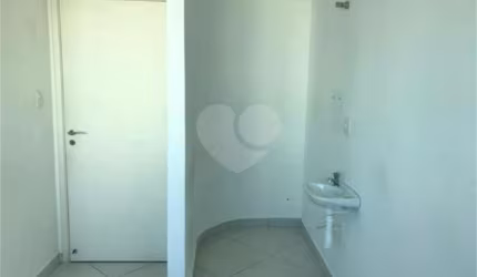 Sala Comercial Reformada em Moema Pássaros