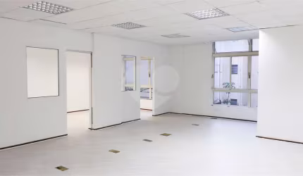 Sala comercial na República