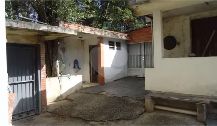 OPORTUNIDADE - 564m² - CASA TÉRREA - 03 QUARTOS - 02 SUÍTES - 04 VAGAS  -  JARDIM FLORESTA