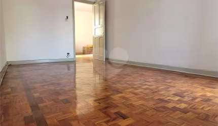 Ótima casa para fins comerciais ou residenciais no Brás.