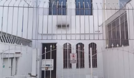 Sobrado comercial com 159m² de área total
