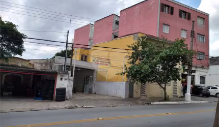 Excelente localização - sobrado com duas casas entradas independentes