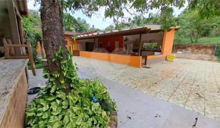 Chácara a venda com 5 dormitórios na cidade adoravel de Bragança Paulista-SP