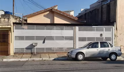 Casa com 187 m2 - Pq Edu Chaves e terrreno com 300 metros - com 4 casas construidas, e 3 vagas .