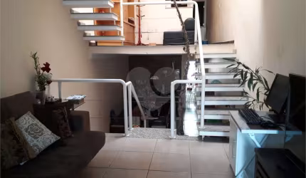 Excelente e amplo sobrado  próximo a Estação do Metro Guilhermina-Esperança