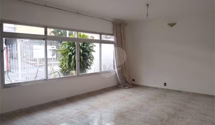 Casa térrea na região do Limão, 3 quartos, 2 suítes, 4 vagas