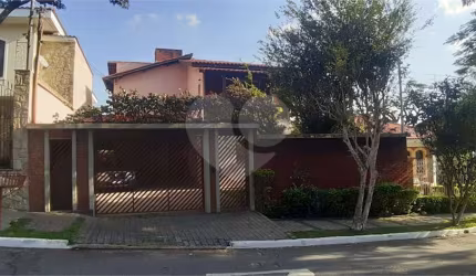 Imóvel localizado no jardim França/barro branco com 3 dorms, senddo 5 vagas