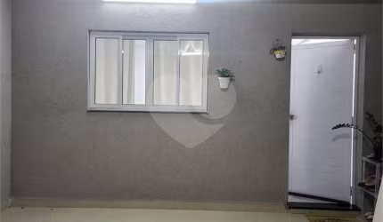 Sobrado na Vila Gustavo 2 dormitórios e 2 vagas paralelas