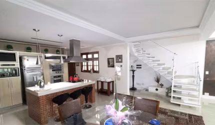 Casa à venda com 210m², 2 quartos e 2 vagas