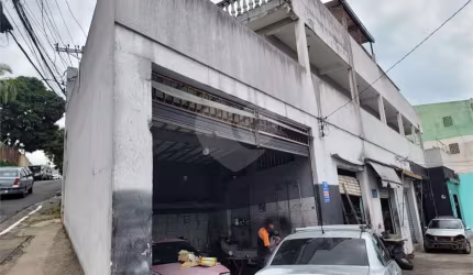 Imóvel com 2 casas e salões comercias no Lauzane
