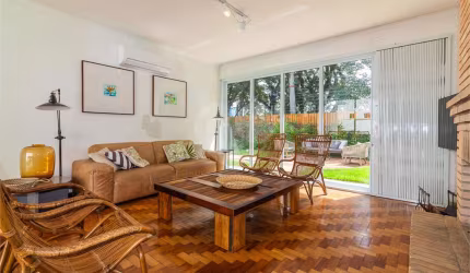 Casa térrea com 4 dormitórios sendo 1 suíte, 4 vagas!