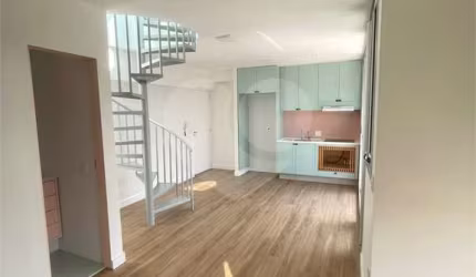 LINDA COBERTURA DUPLEX NA VILA MADALENA