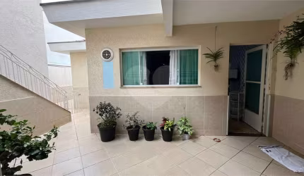 Ampla casa térrea com edícula completa